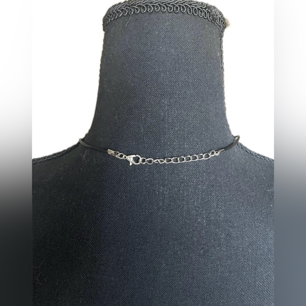 Elegant Red Teardrop Pendant Necklace on black leather adjustable cord. New. - Picture 5 of 6